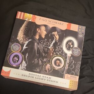 FAO Schwarz Social Star Selfie Light Stand with LED Ring